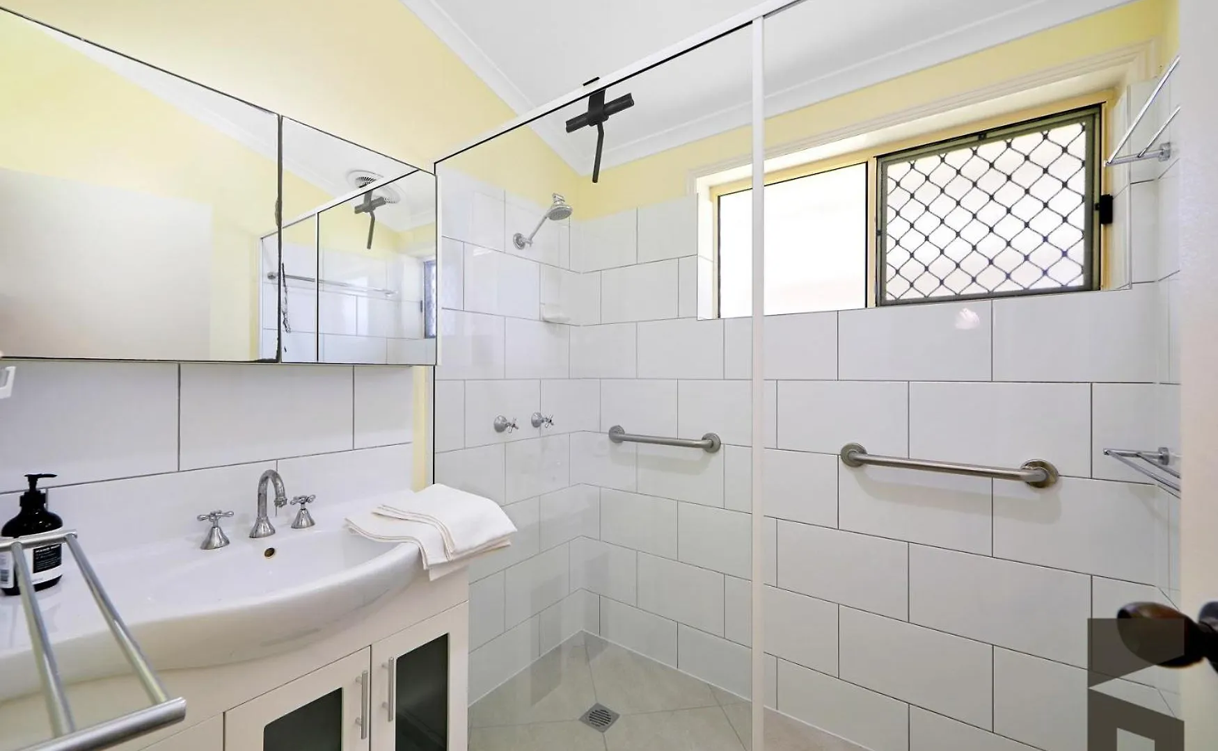 6 Mccolm Court, Bargara Villa 0*,